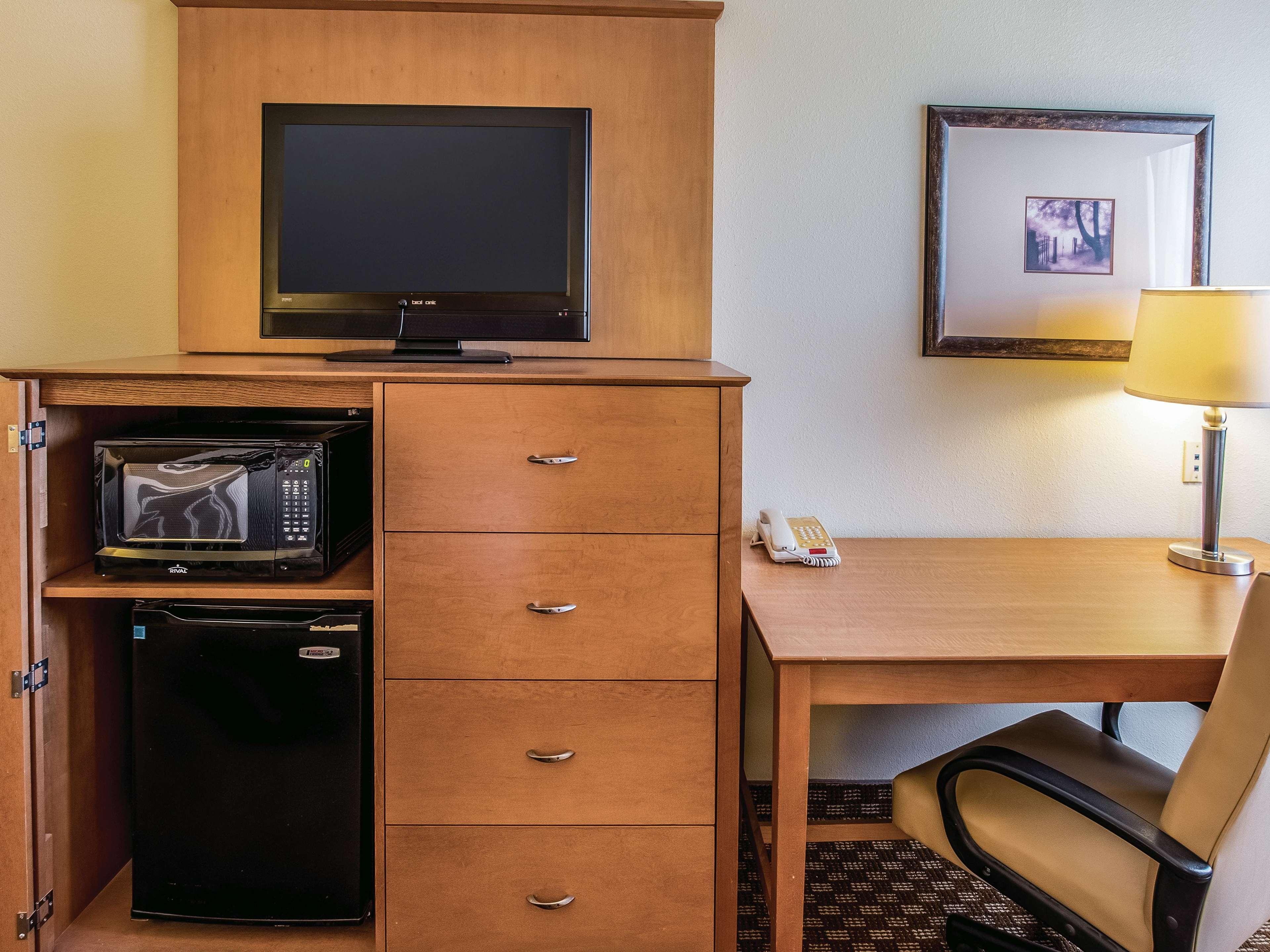 La Quinta By Wyndham Bridgeport Hotel Екстериор снимка