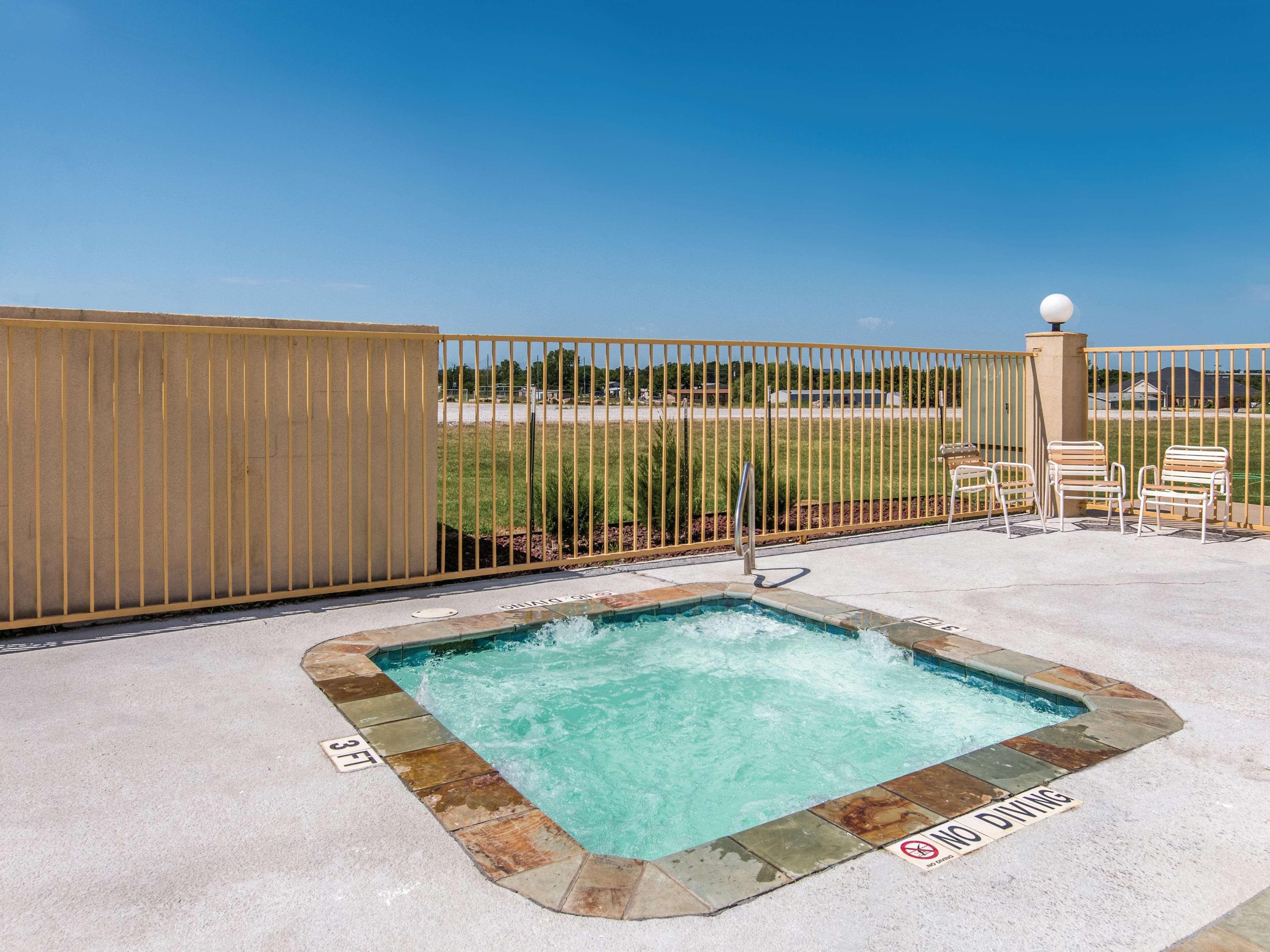 La Quinta By Wyndham Bridgeport Hotel Екстериор снимка