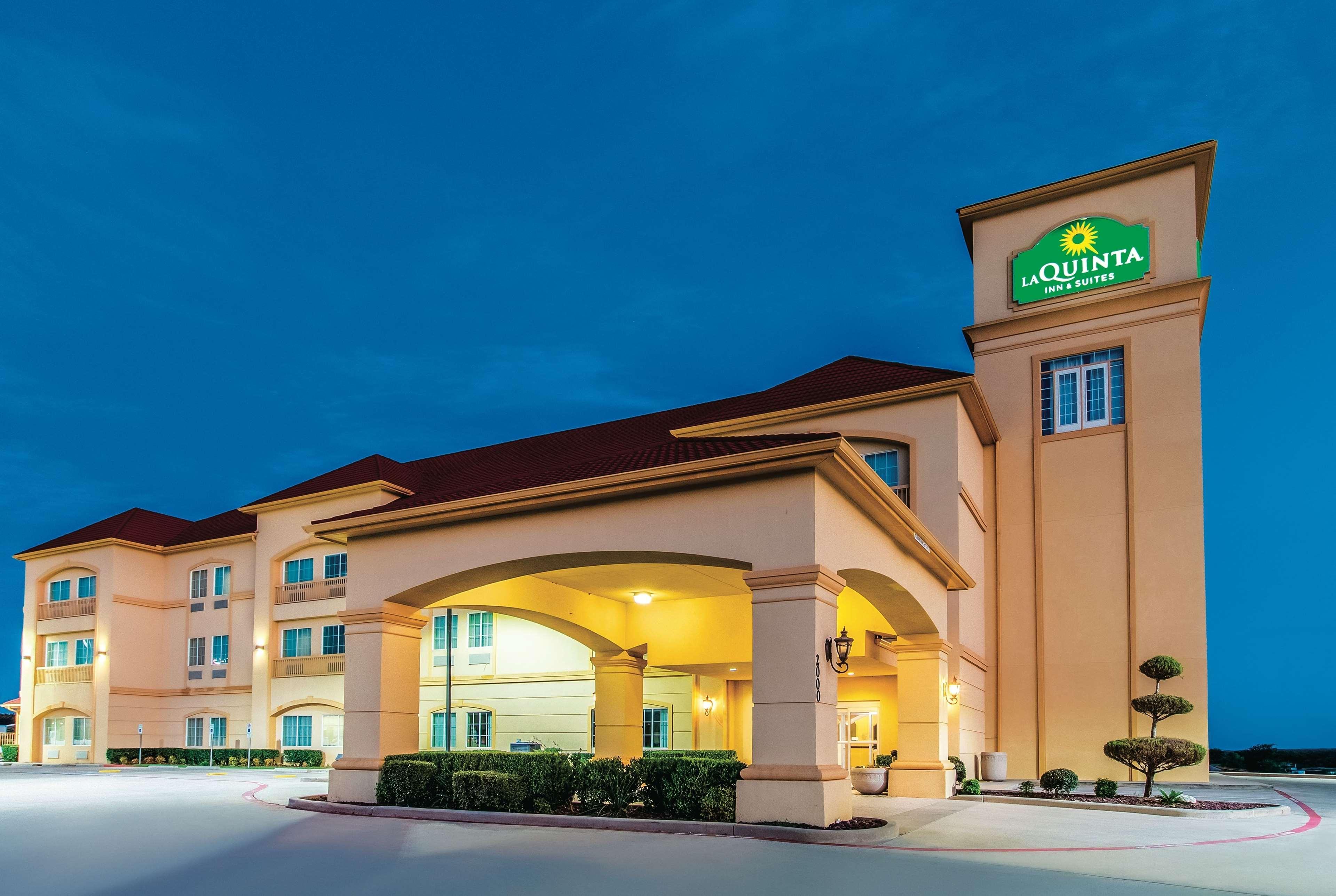 La Quinta By Wyndham Bridgeport Hotel Екстериор снимка