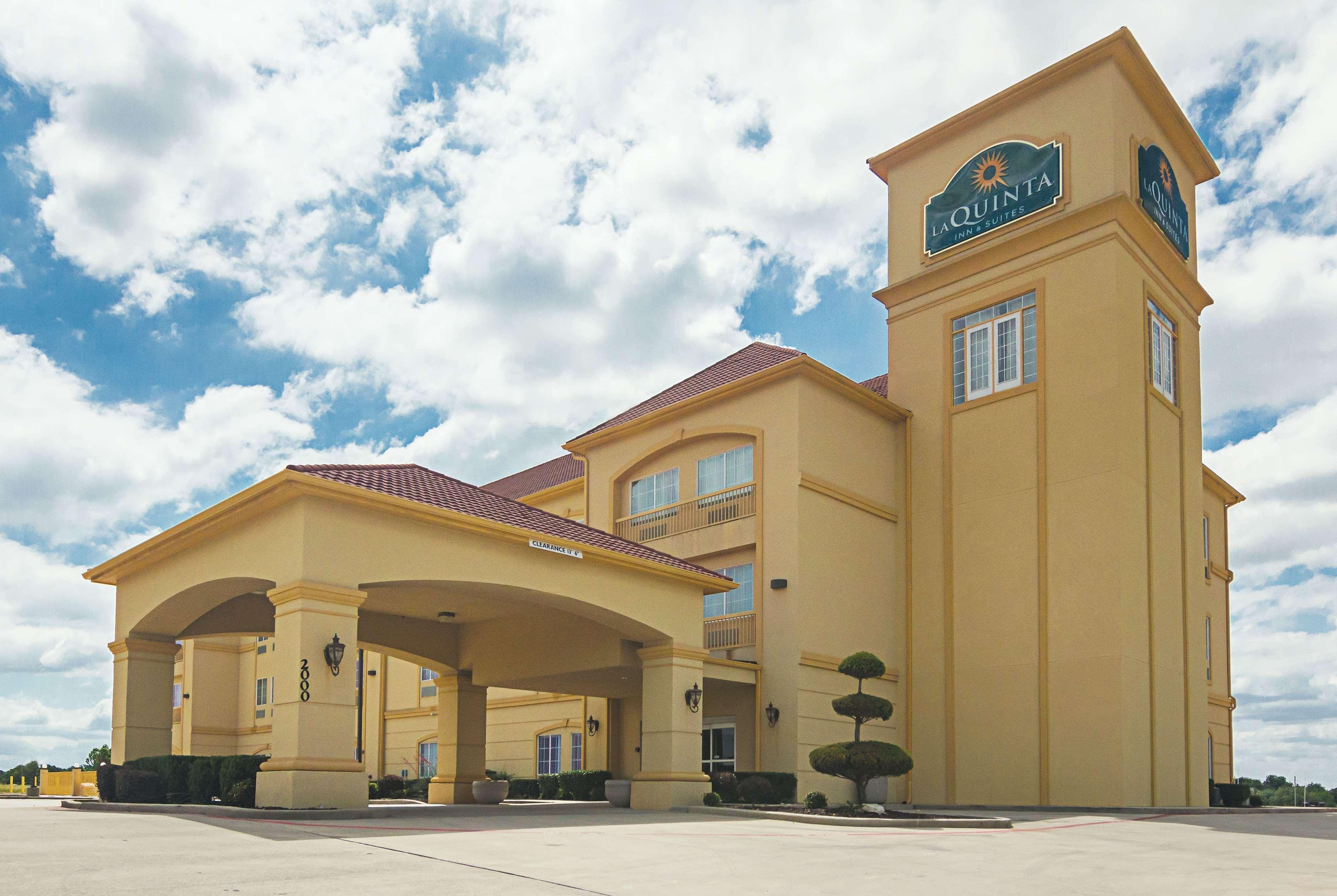 La Quinta By Wyndham Bridgeport Hotel Екстериор снимка
