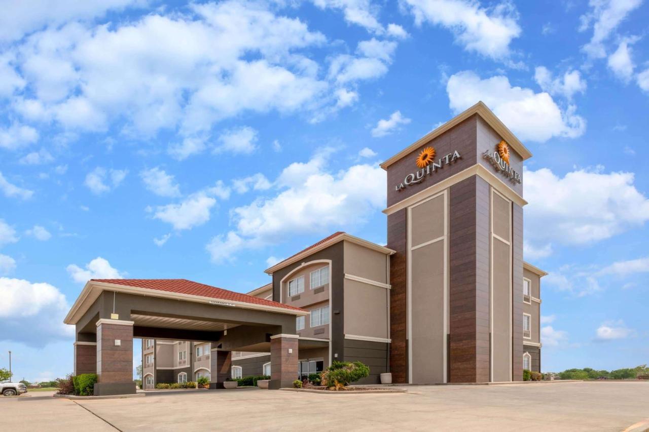 La Quinta By Wyndham Bridgeport Hotel Екстериор снимка