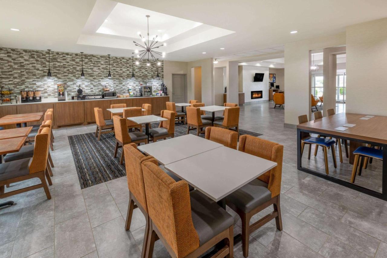 La Quinta By Wyndham Bridgeport Hotel Екстериор снимка
