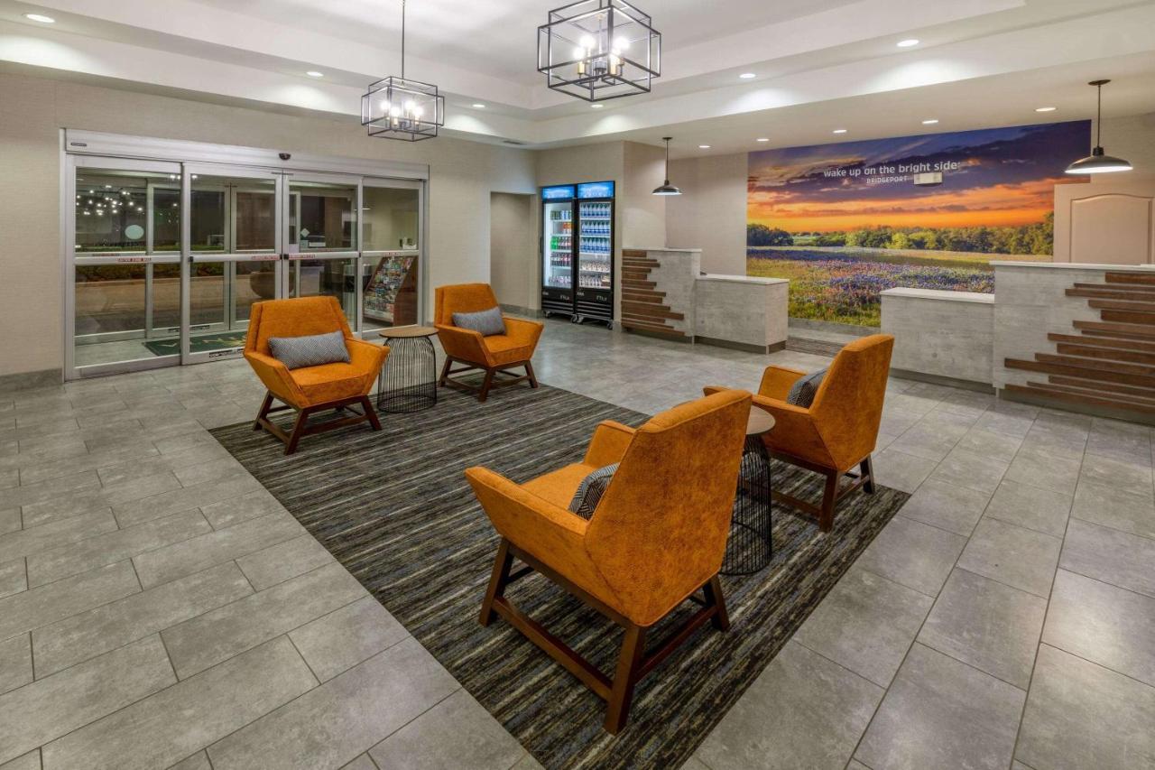 La Quinta By Wyndham Bridgeport Hotel Екстериор снимка