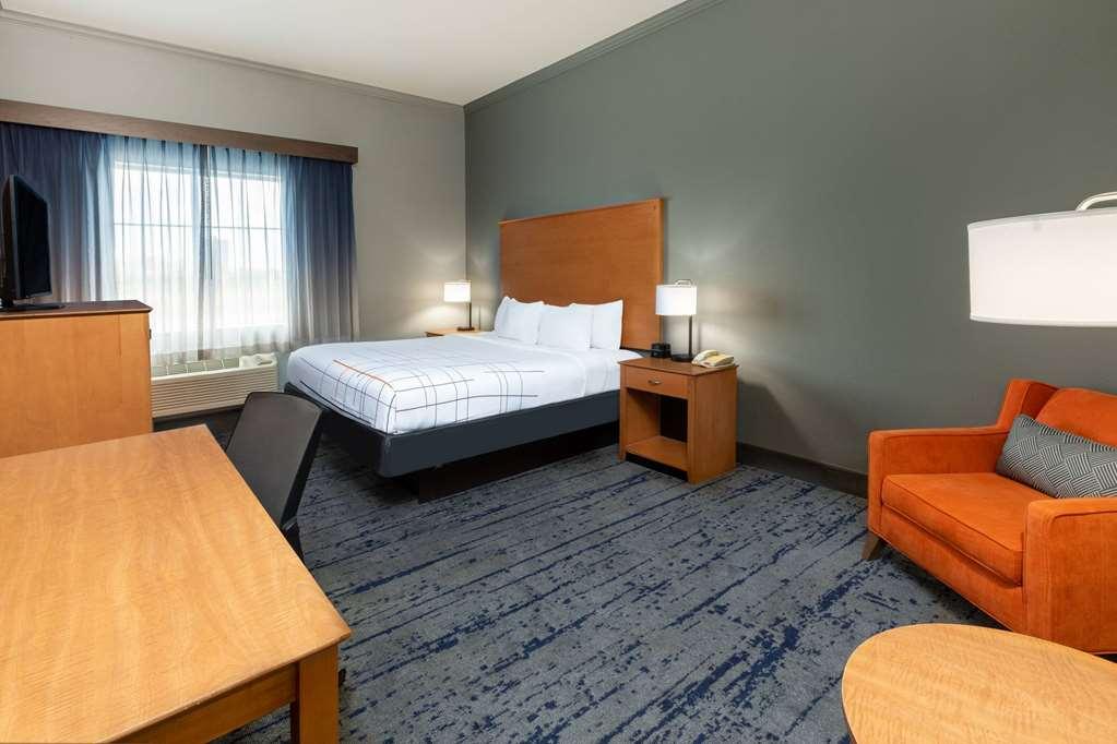 La Quinta By Wyndham Bridgeport Hotel Стая снимка