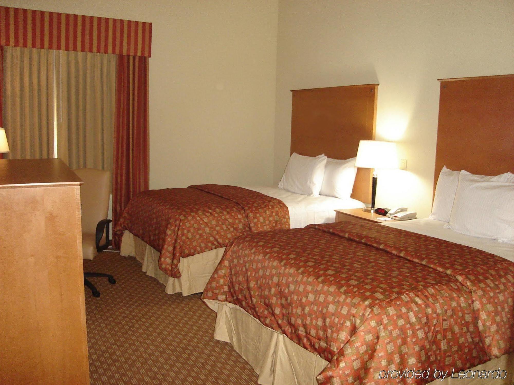 La Quinta By Wyndham Bridgeport Hotel Екстериор снимка